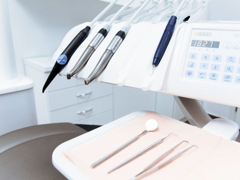 Dra. Erica Nogueira - Dentista Estetico
